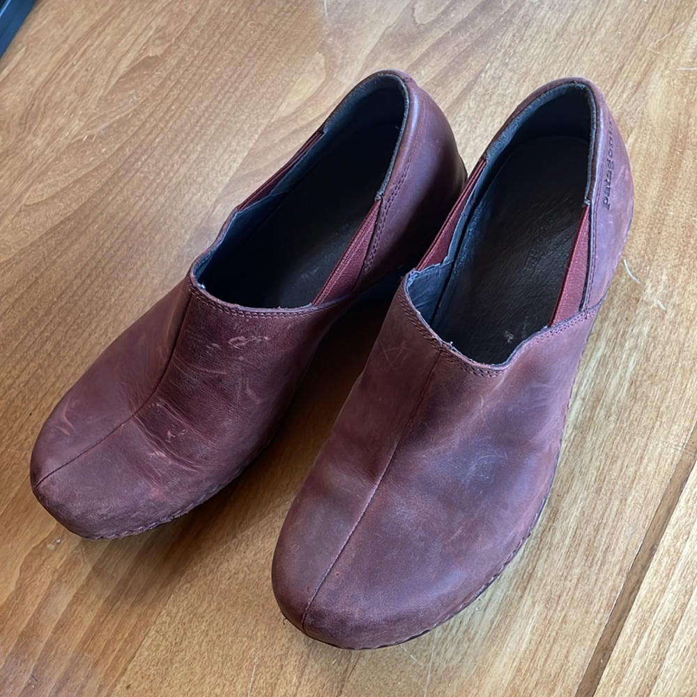 Patagonia Women's Performance Footwear. Color: Rusted Iron. Very Good Condition.